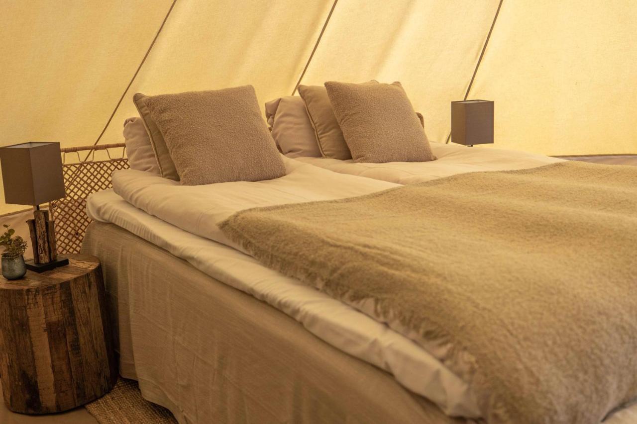 Camp Gielas, อาวิดเชล ภายนอก รูปภาพ