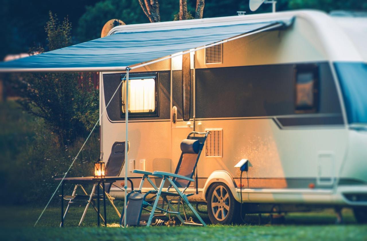 Camp Gielas, อาวิดเชล ภายนอก รูปภาพ